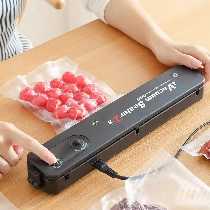 Vacuum Food Sealer Machine – Keep Food Fresh Longer (60 Free Bags Included, UK Stock)